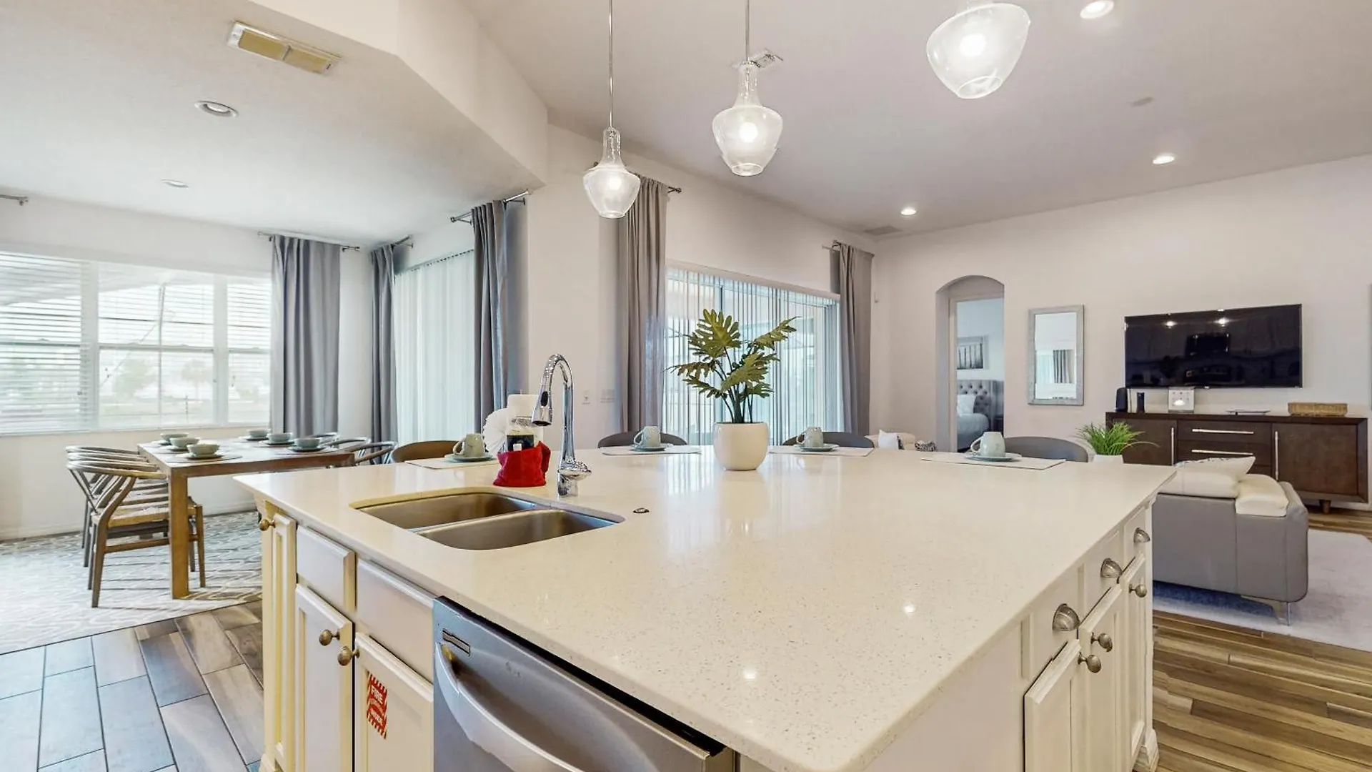 Lakeside Living Davenport